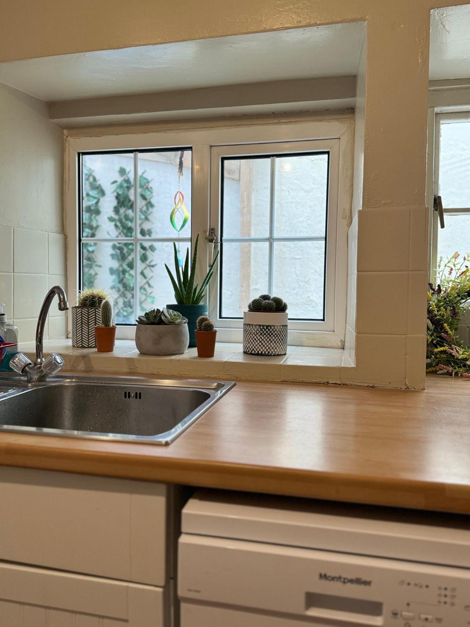 Beautiful Townhouse Next To Royal Victoria Park And Botanical Gardens Within Easy Walking Distance To Bath City Centre 외부 사진