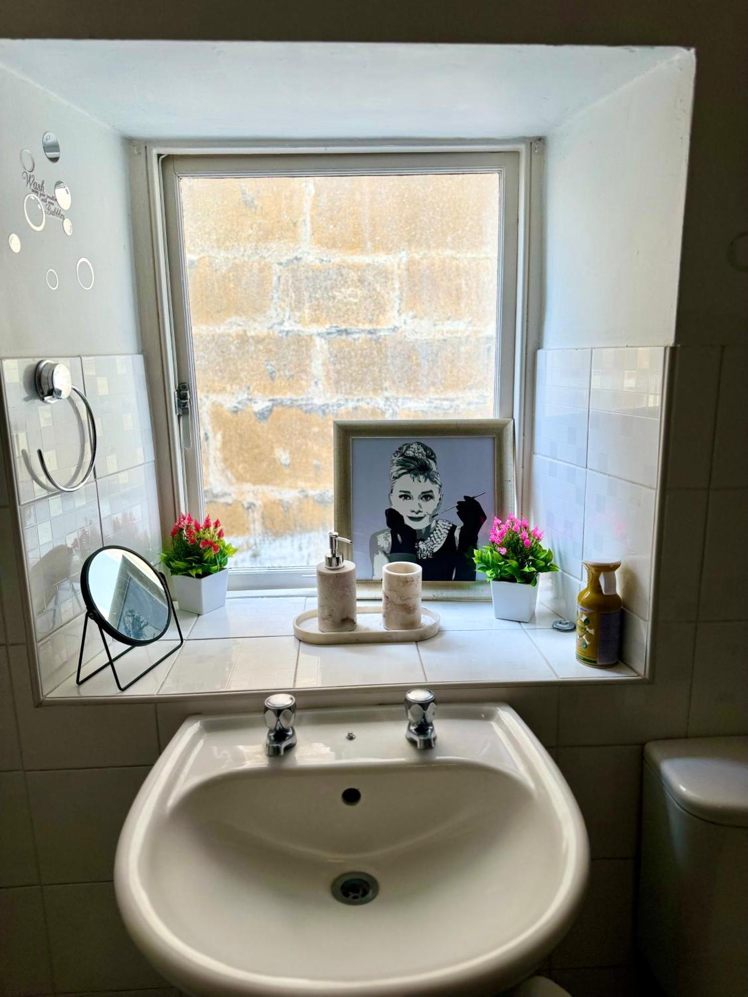 Beautiful Townhouse Next To Royal Victoria Park And Botanical Gardens Within Easy Walking Distance To Bath City Centre 외부 사진
